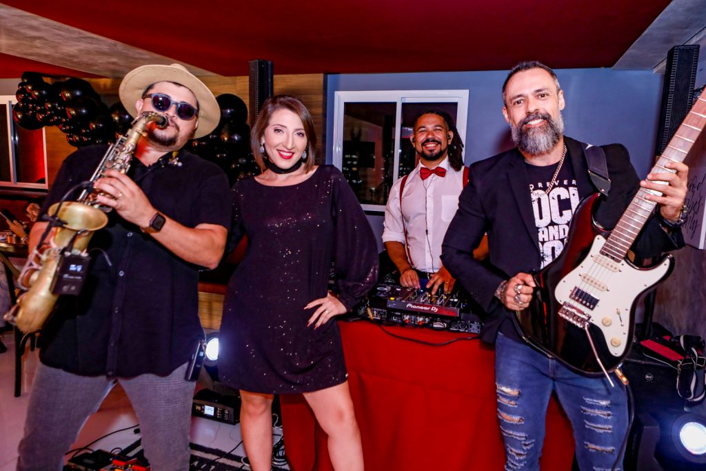 Tl Sax Live, Vivian Fernandes, Dj Fayel E Pilio