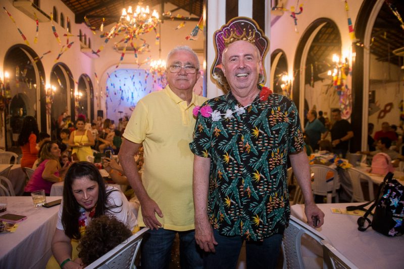 Diversão - Bailinho de Carnaval atrai pais e filhos para folia no Ideal Clube