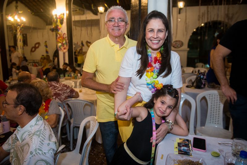 Diversão - Bailinho de Carnaval atrai pais e filhos para folia no Ideal Clube