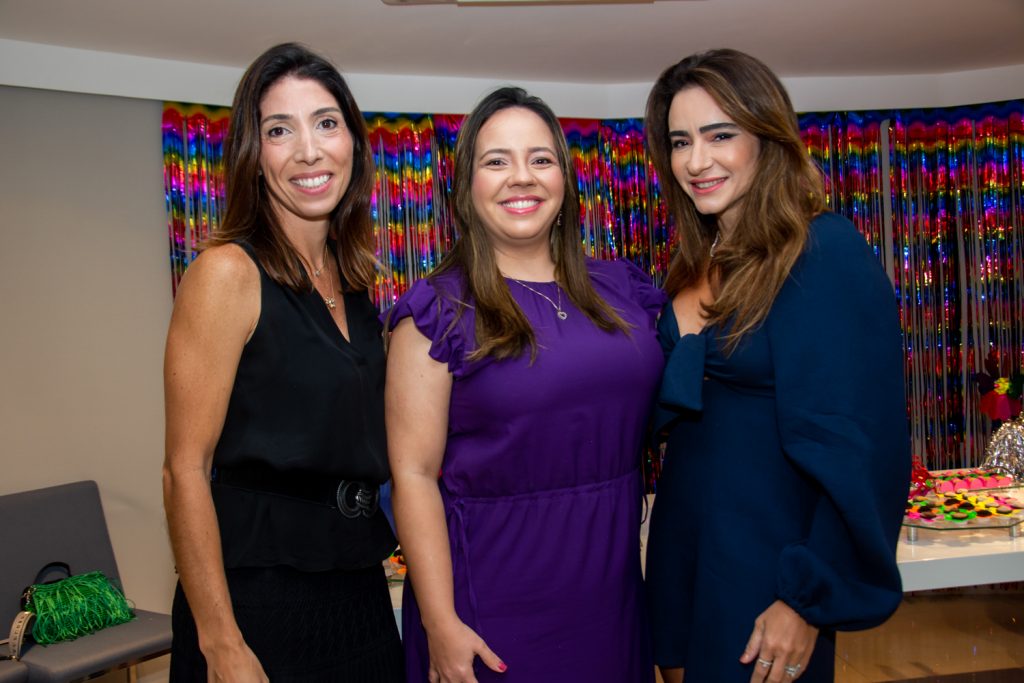 Bianca Cervone, Marina Carapebas E Camila Quinderé