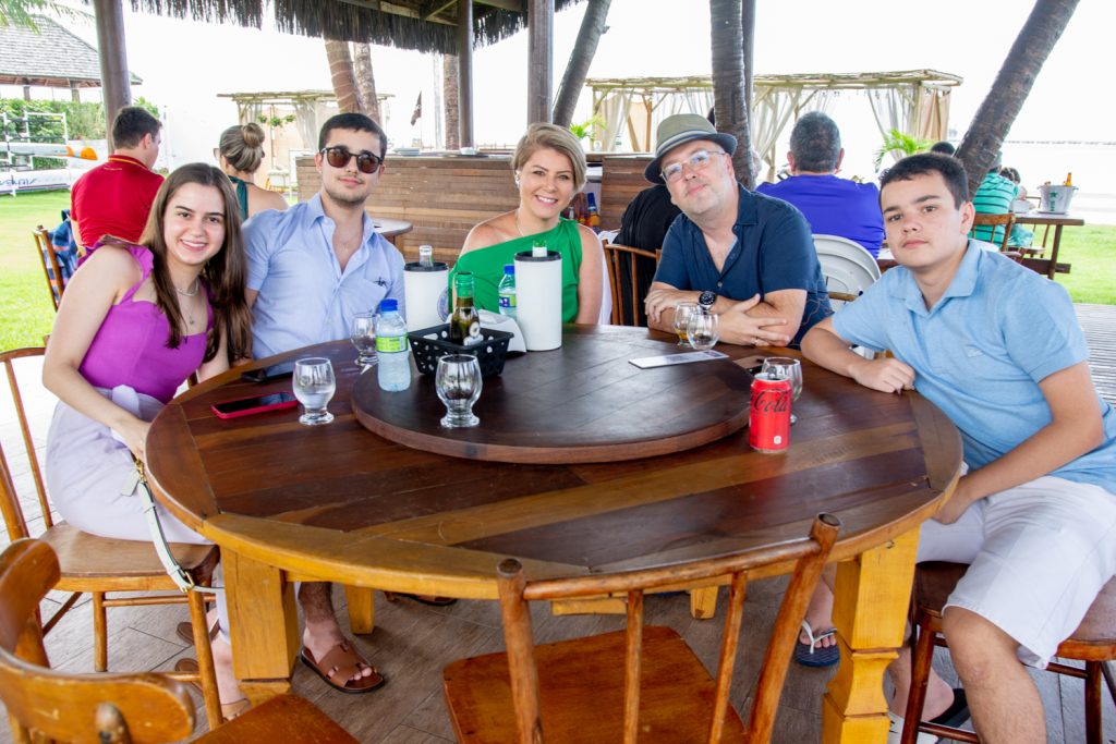 Lara Sarmento, João Pedro Arruda, Luciana Madruga, Samuel E João Guilherme Arruda