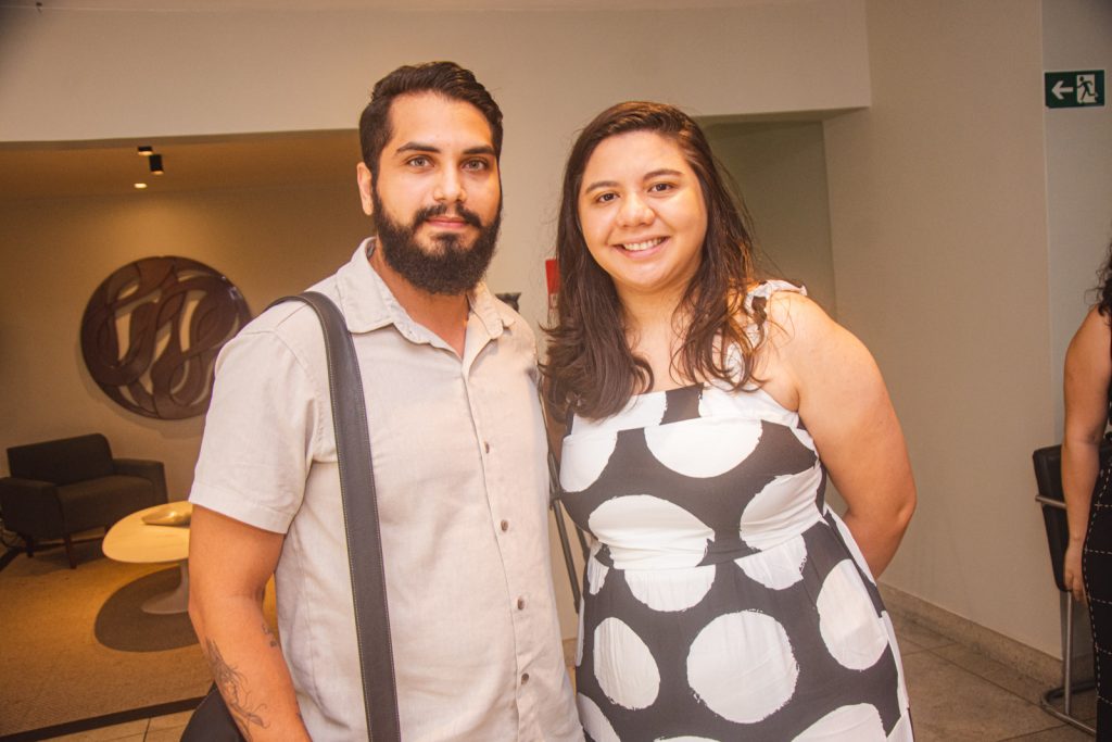 Vitor Freire E Leticia Liberio