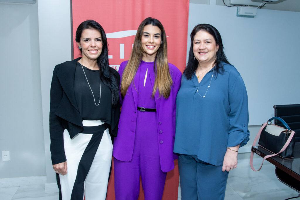 Aline Ferreira, Camila Melo E Rosilandia Queirós