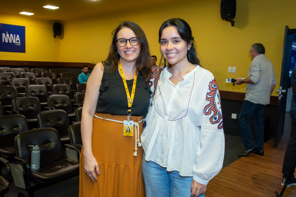 Carla Esmeraldo E Carolina Fujita