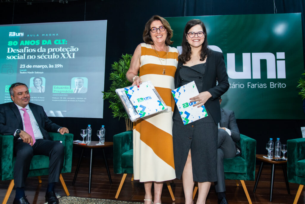 Carla Romar E Vanessa Côrreia Mendes