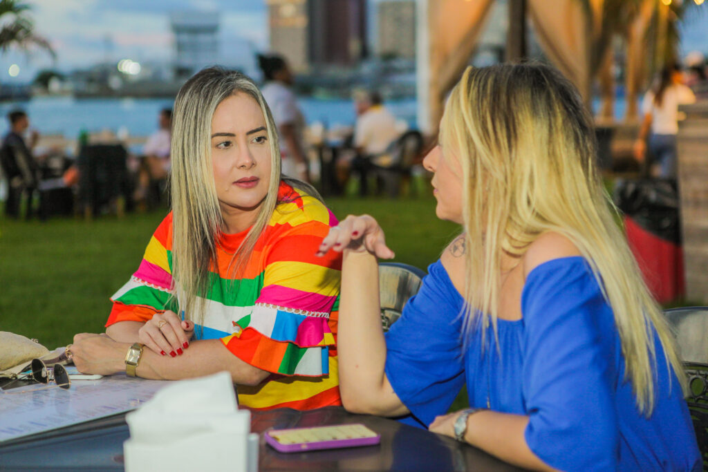 Jessica Medeiros E Carolina Bernal (2)