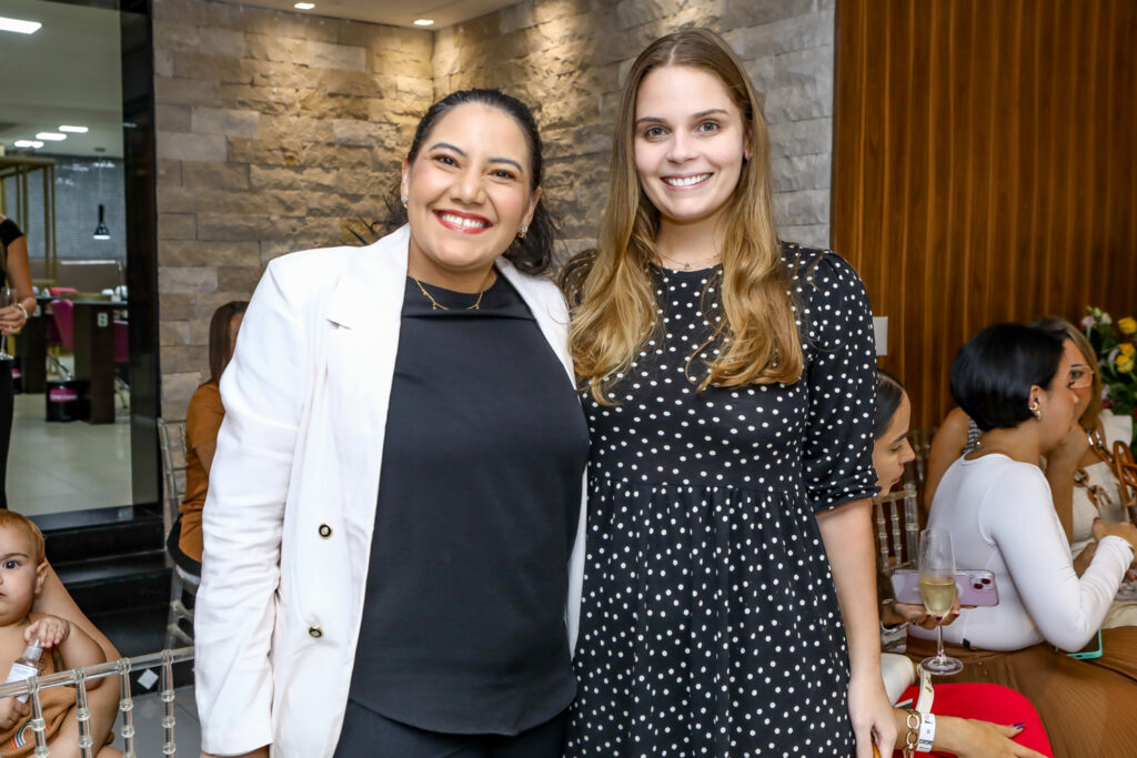 Karine Aragao E Naiana Pinheiro