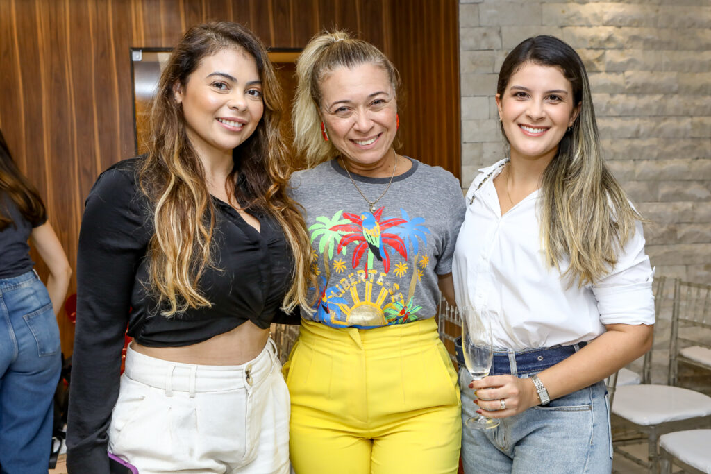 Vandinha Silveira, Ariany Costa E Eduarda Franco (1)