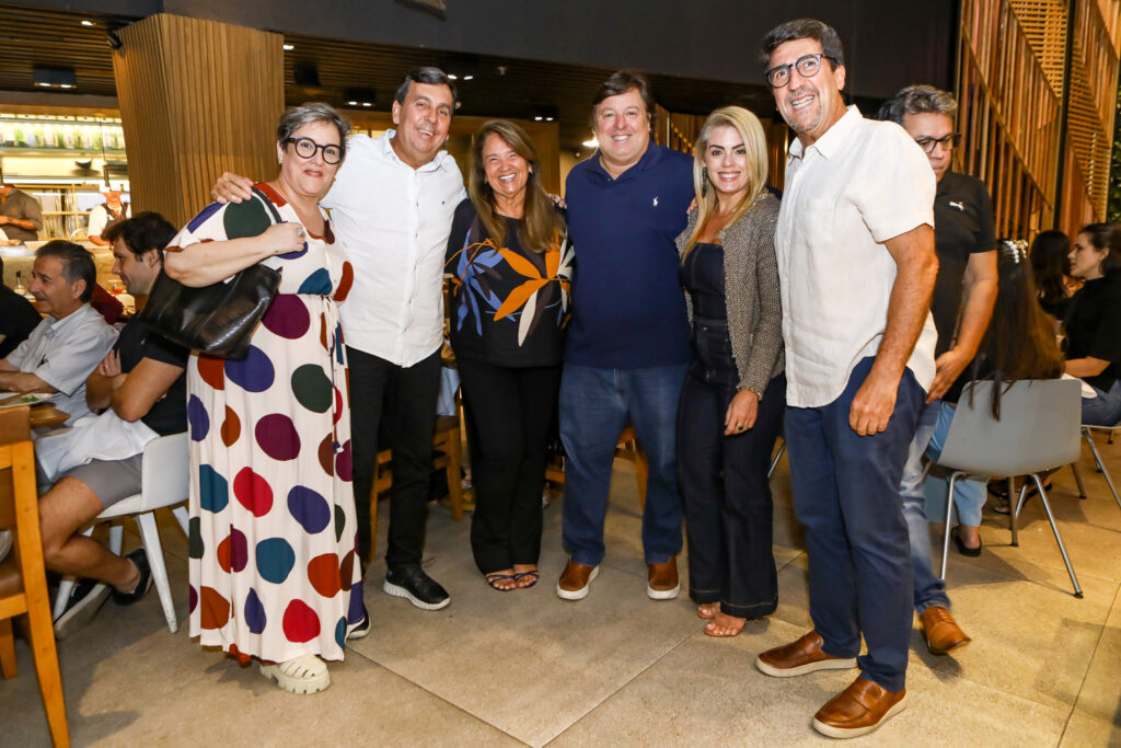 Ana Paula Sobral, Joaoa Mendonça, Safira E Rodrigo Moreira, Leticia Studart E Marcio Sobral (2)