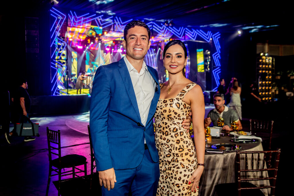 Carlos Santillan E Isadora Machado