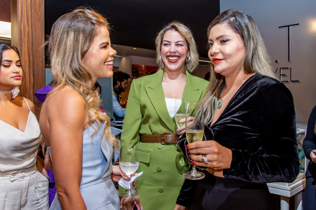 Daiane Lopes, Sandra Barroso E Débora Senna