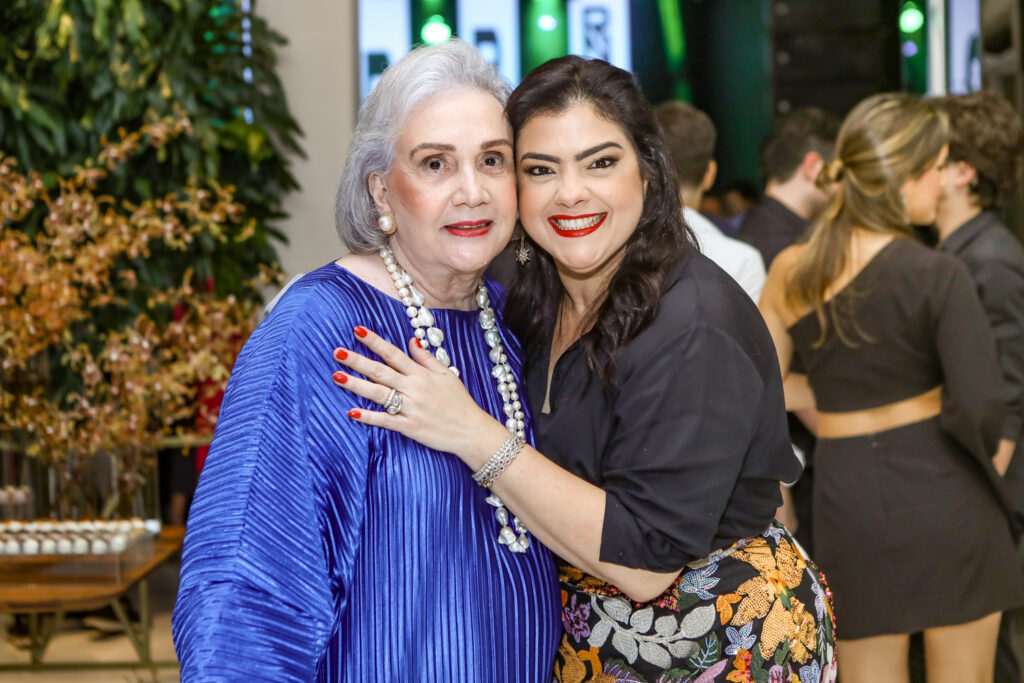 Fatima Oliveira E Viviane Almada