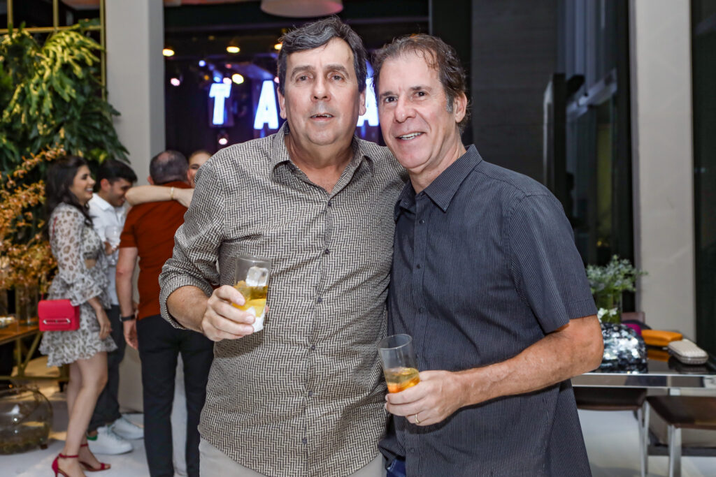 Joao Mendonça E Artur Magalhaes