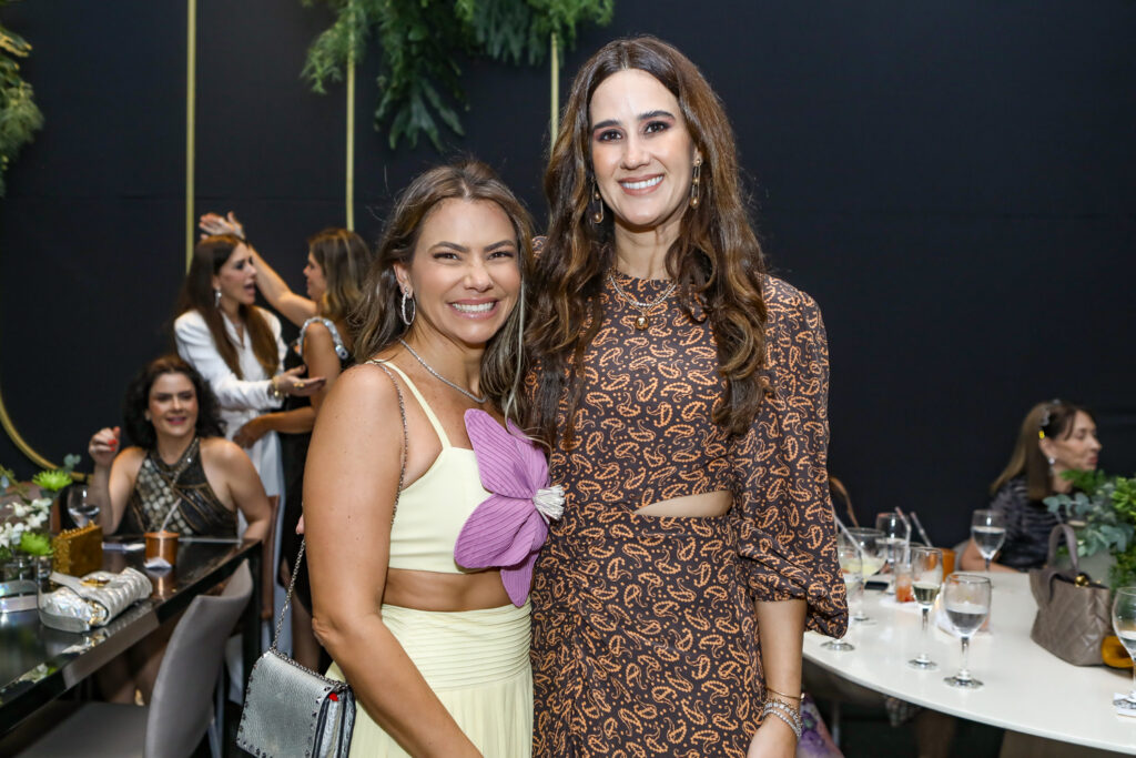 Vanessa Queiros E Marina Ary