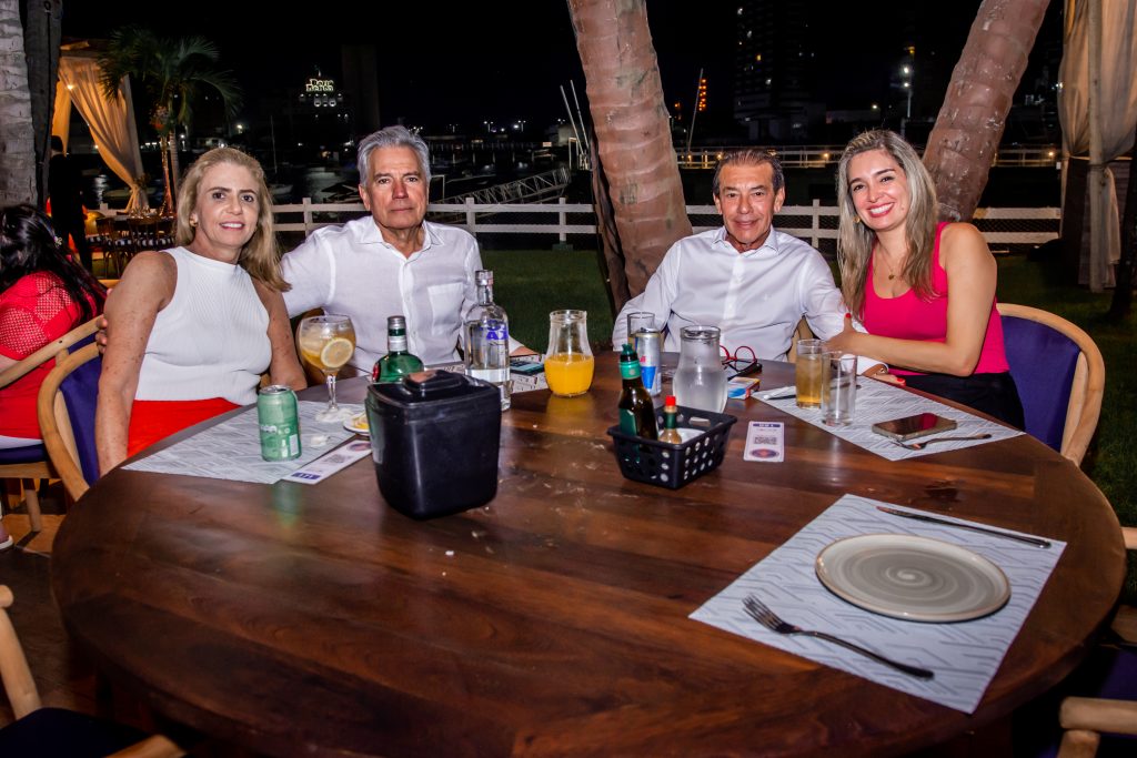 Ana Maria E Danilo Farias, Ruy Câmara E Renata Gaspar (1)