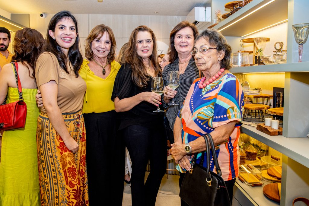 Bia E Lucia Wolff, Adriana Lage, Lucia Helena E Teresa Lage