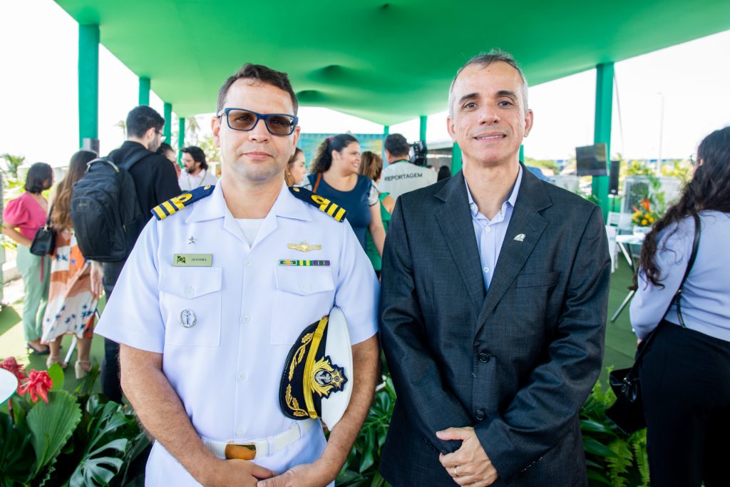 Capitão De Fragata Oliveira E Roni Mello