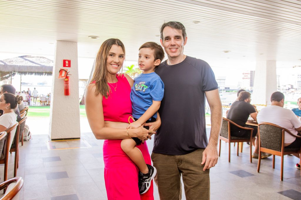 Licia Cardoso, Jonathan Cardoso Pequeno E Plinio Pequeno