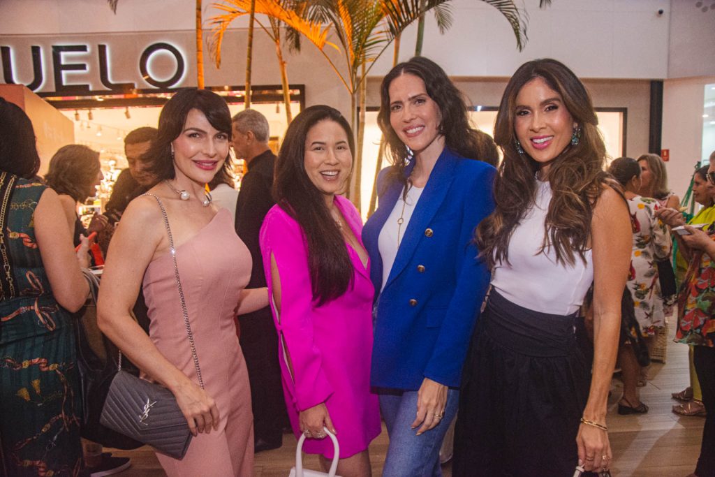 Lu Carvalho, Carol Yamasaki, Marcela Porto E Manoela De Castro