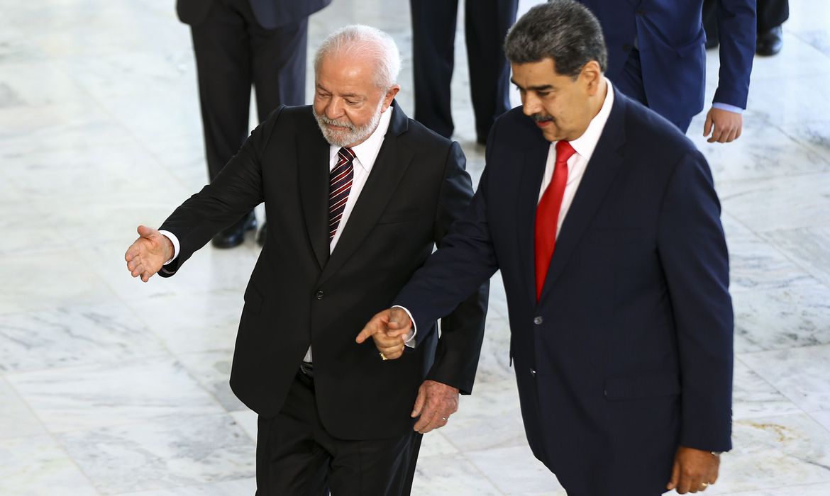 Lula ainda não reconhece Maduro como presidente eleito da Venezuela