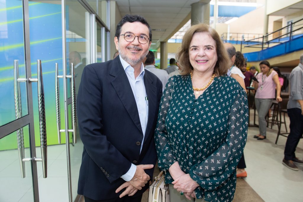 Paulo Mota E Roseane Medeiros