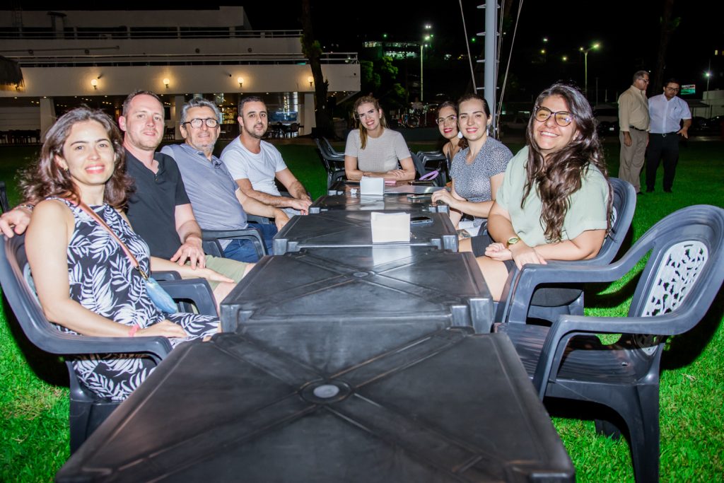 Sara Lotif, Jonathan Dutour, Jorge Lotif, Murilo Teixeira, Natasha Fontes, Rhara Assef, Mara Lotif E Fernanda Moura