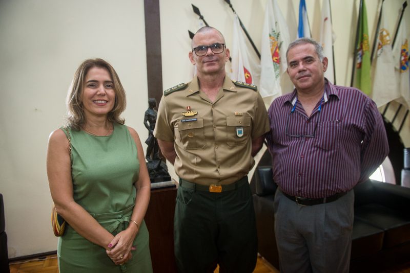 Reconhecimento - Ricardo Cavalcante e Ivens Dias Branco Jr. recebem honraria do Exército Brasileiro