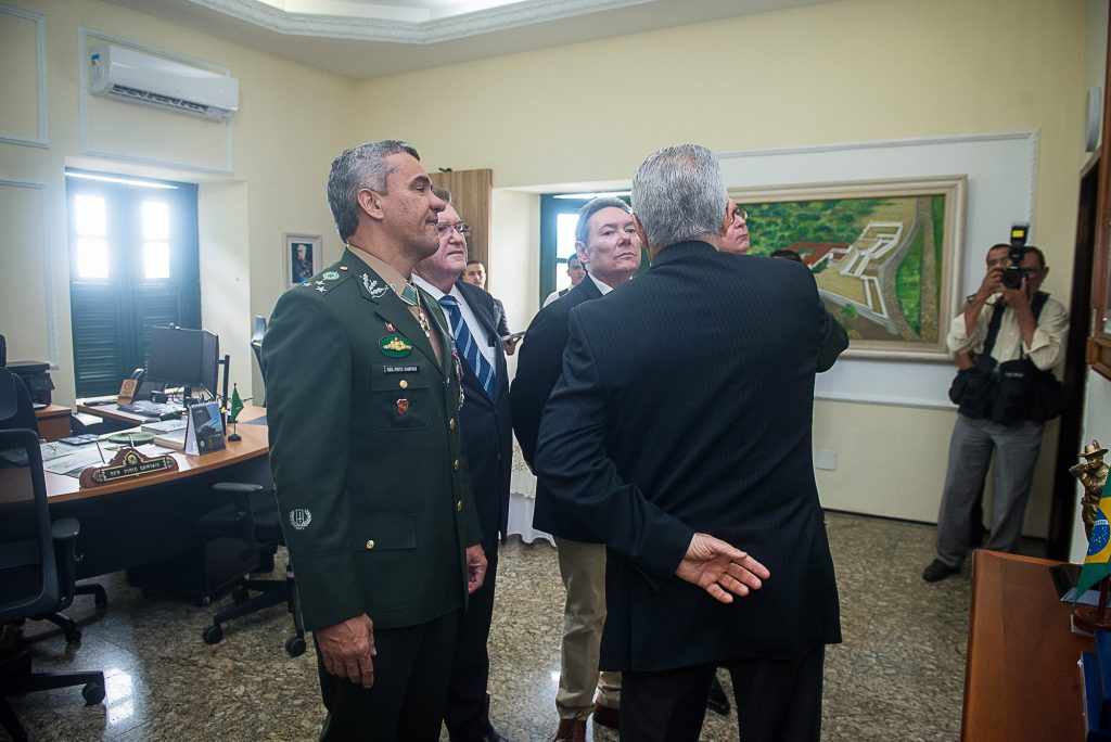 Entrega De Medalhas A Ricardo, Sérgio Cavalcante E Ivens Dias Branco Jr Na 10ª Região Militar (10)