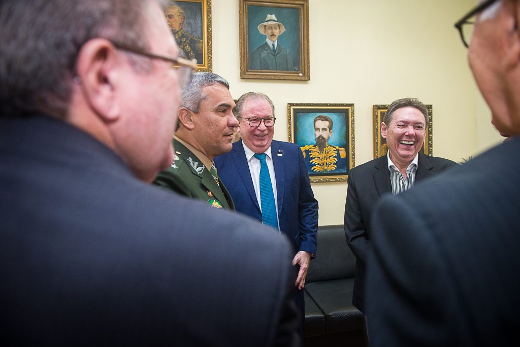 Entrega De Medalhas A Ricardo, Sérgio Cavalcante E Ivens Dias Branco Jr Na 10ª Região Militar (2)