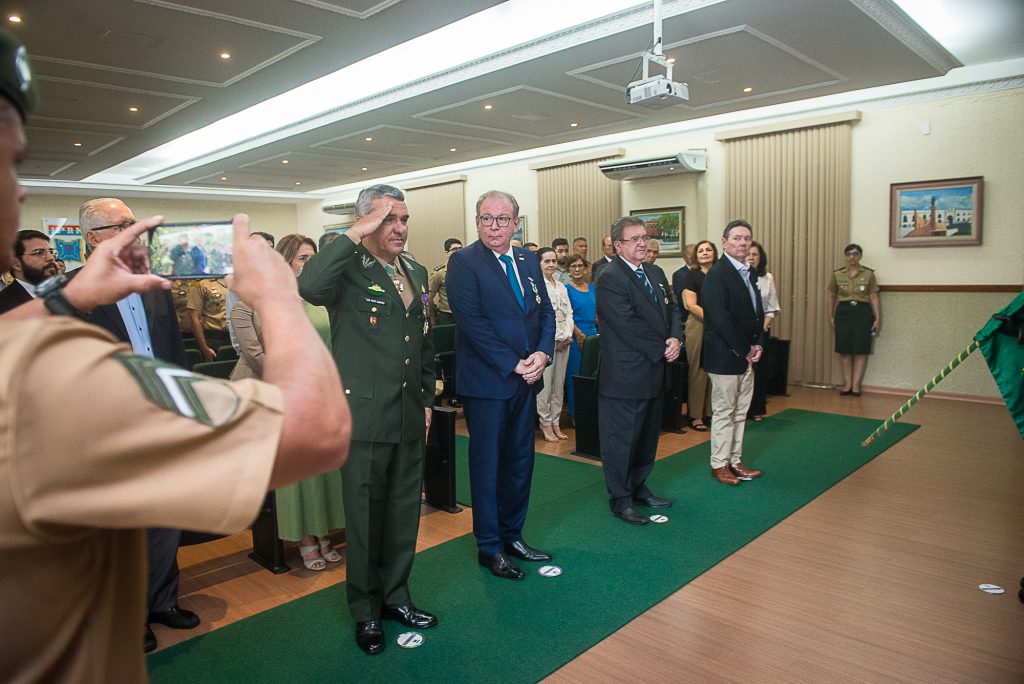 Entrega De Medalhas A Ricardo, Sérgio Cavalcante E Ivens Dias Branco Jr Na 10ª Região Militar (40)