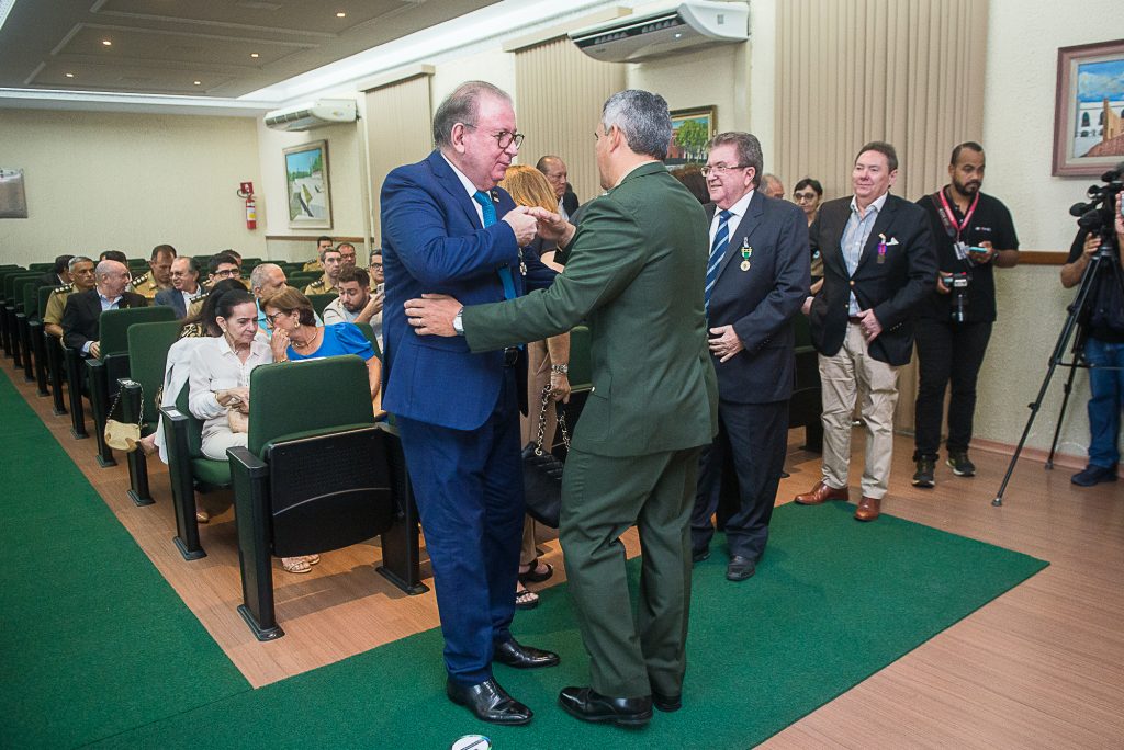 Entrega De Medalhas A Ricardo, Sérgio Cavalcante E Ivens Dias Branco Jr Na 10ª Região Militar (42)