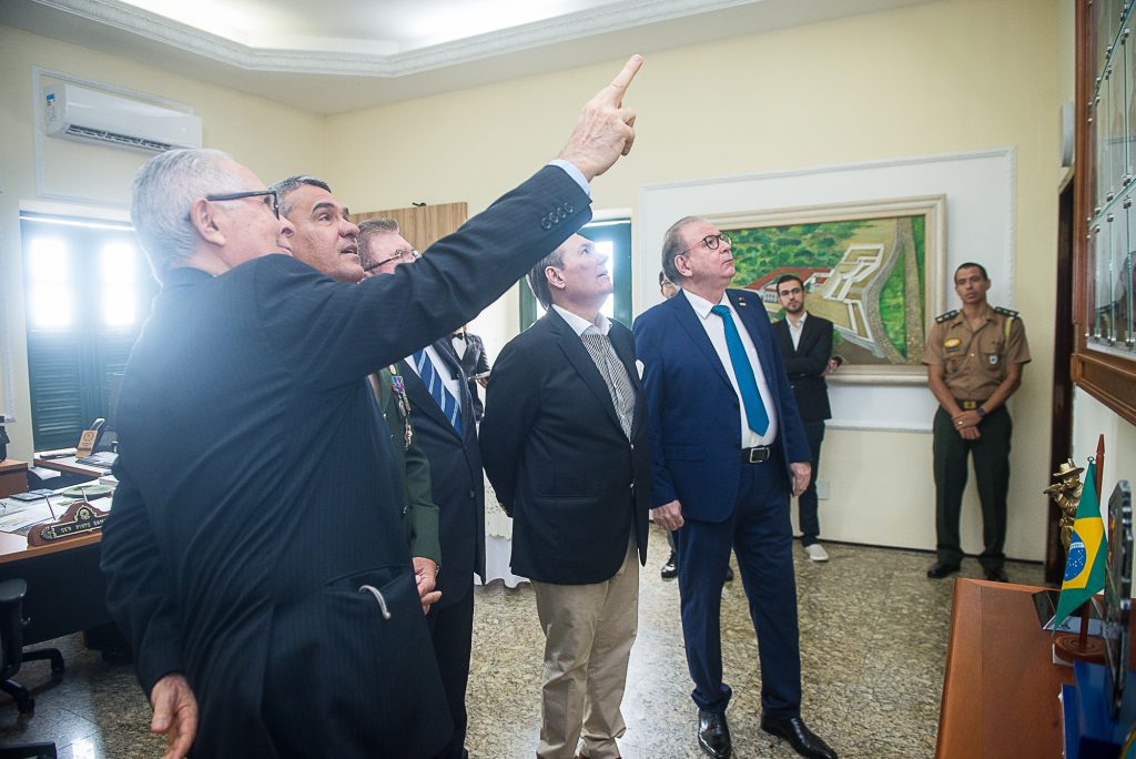 Entrega De Medalhas A Ricardo, Sérgio Cavalcante E Ivens Dias Branco Jr Na 10ª Região Militar (7)