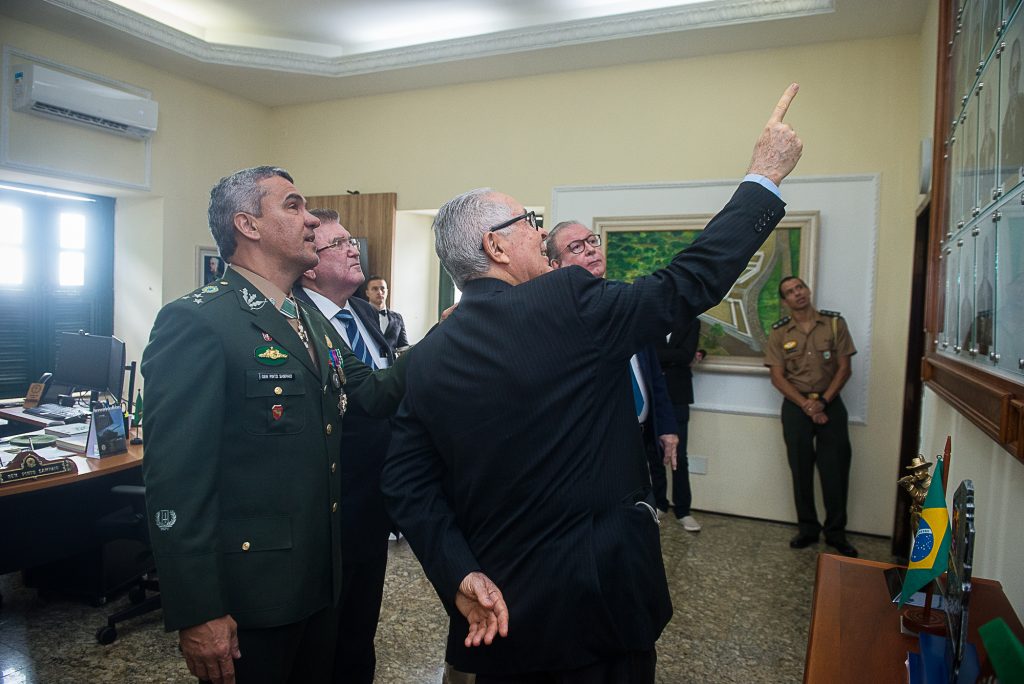 Entrega De Medalhas A Ricardo, Sérgio Cavalcante E Ivens Dias Branco Jr Na 10ª Região Militar (8)