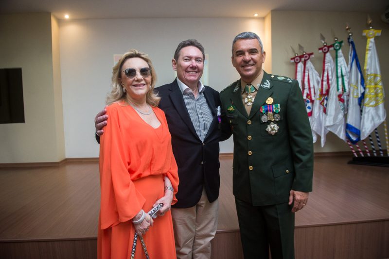 Reconhecimento - Ricardo Cavalcante e Ivens Dias Branco Jr. recebem honraria do Exército Brasileiro