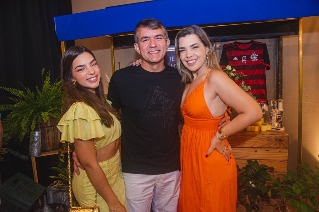 Isabelle, Joao Paulo E Jamile Holanda