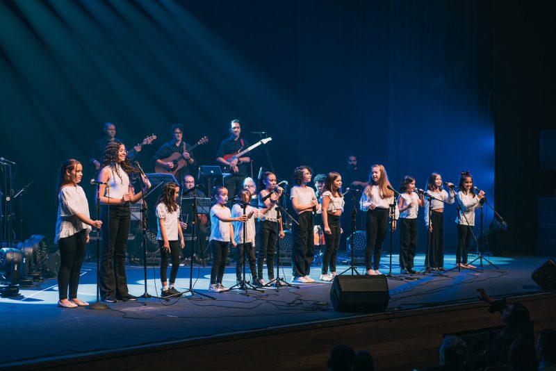 Clássicos musicais - Teatro RioMar Fortaleza entra em clima de pura nostalgia com o Vitrola Show