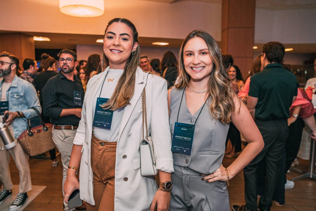 Beatriz Vieira E Juliana Martinez