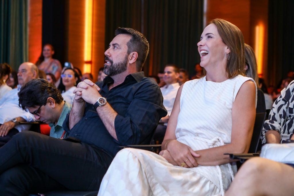 Carlos Ferreirinha E Renata Santos