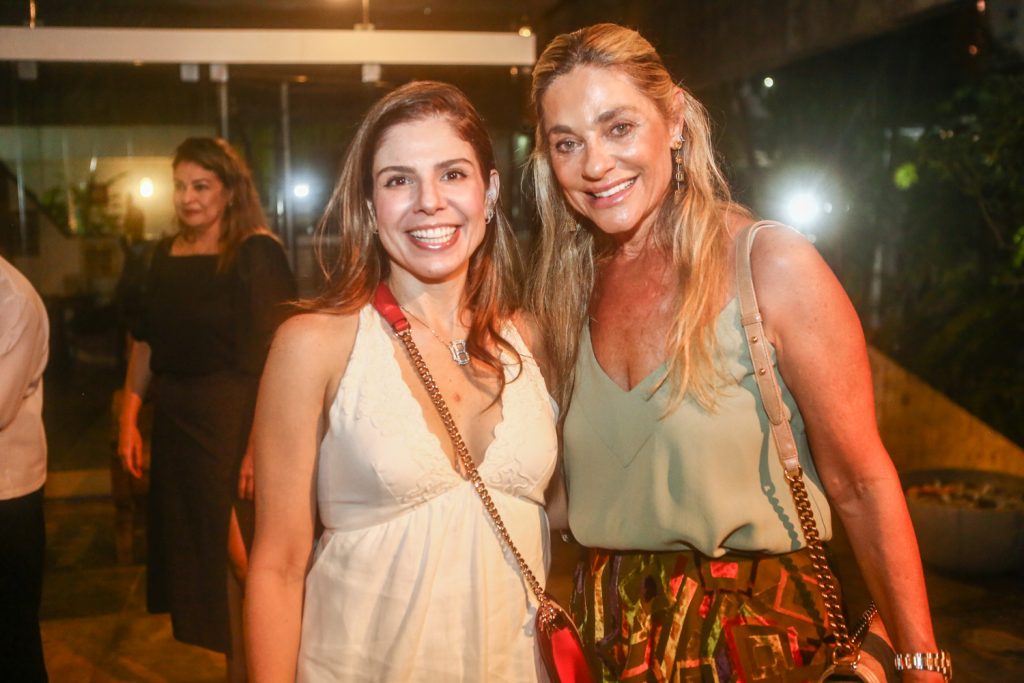 Carol Bezerra E Celia Magalhães (1)