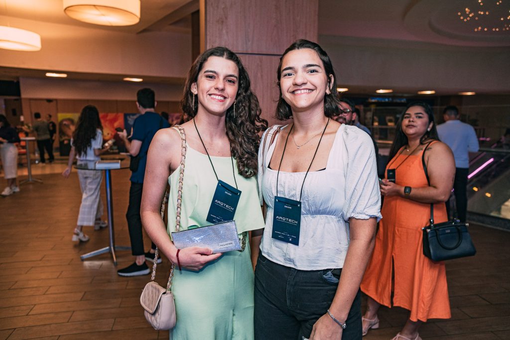 Caroline Matos E Fernanda Bacelar