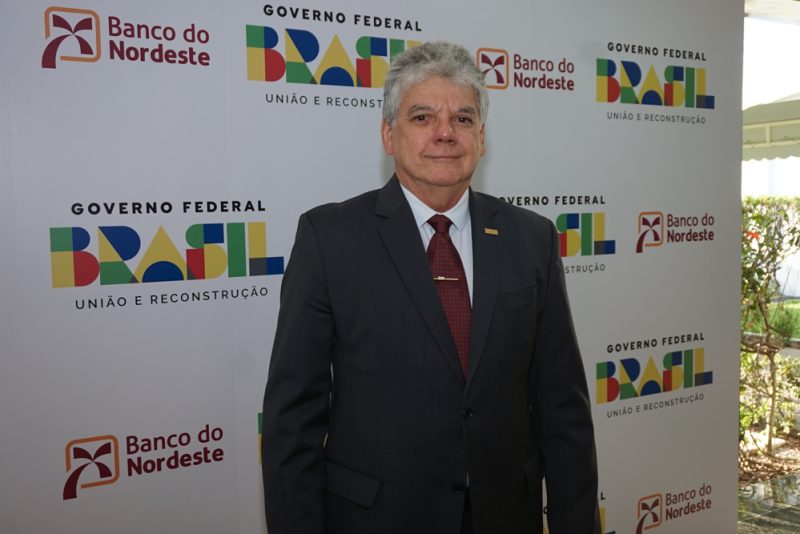 Reconhecimento - Ministro Camilo Santana é homenageado em cerimônia de 71 Anos do BNB