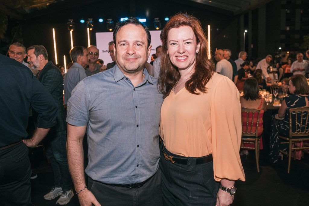 Igor Queiroz Barroso E Aline Felix Barroso