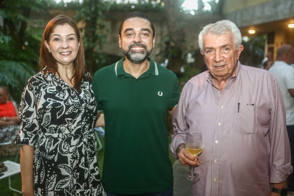 Joana Chaves, Eduardo Maia E Roberto Macedo