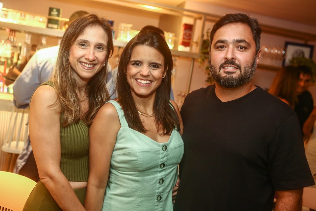 Juliana Oliveira, Paula Chaves E Matheus Guedes