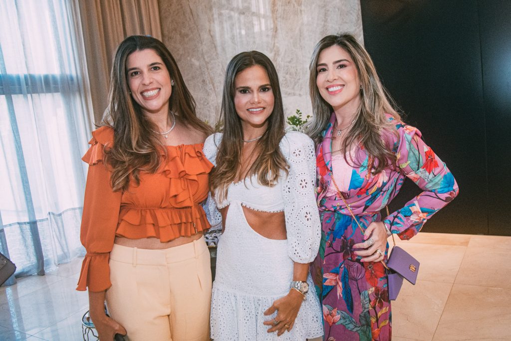 Luana Oliveira, Andrea Parahyba E Roberta Maia