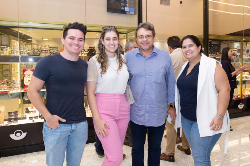 EXPANSÃO NO EUSÉBIO - Assis Cavalcante inaugura 28ª unidade da rede Óticas Visão no Terrazo Shopping