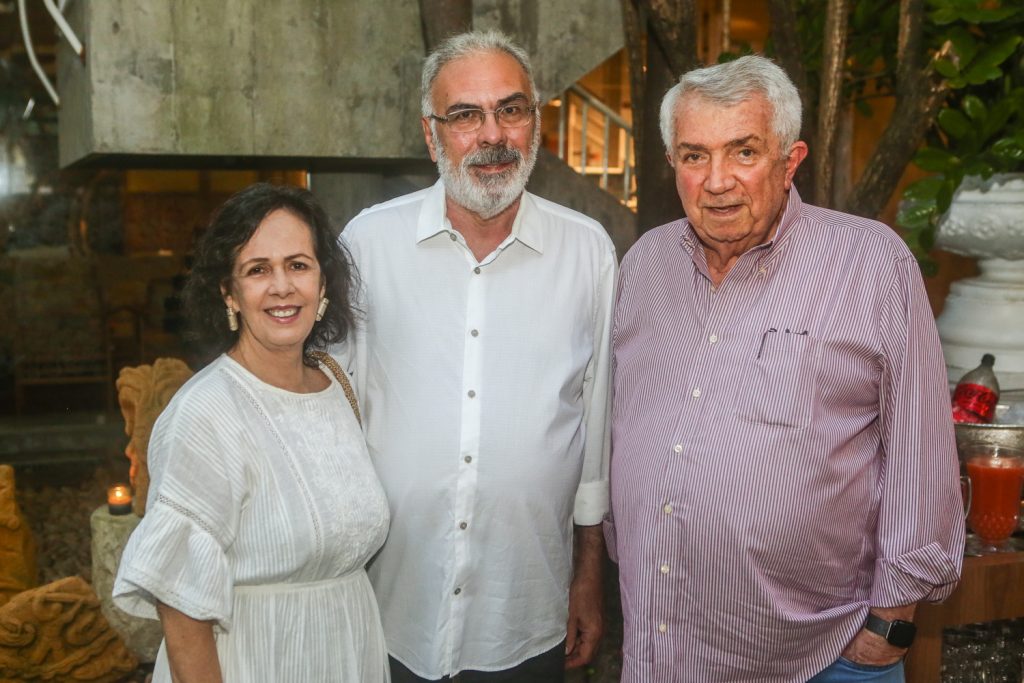 Neuma Figueiredo, Esdras Guimarães E Roberto Macedo