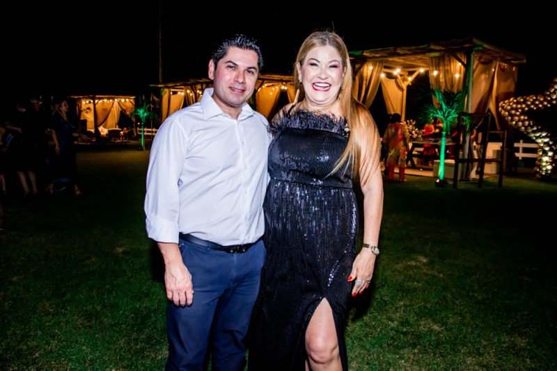 NOITE DE AUTÓGRAFOS - Stelinha Frota lança o livro “Estrelas” em evento no Iate Clube de Fortaleza