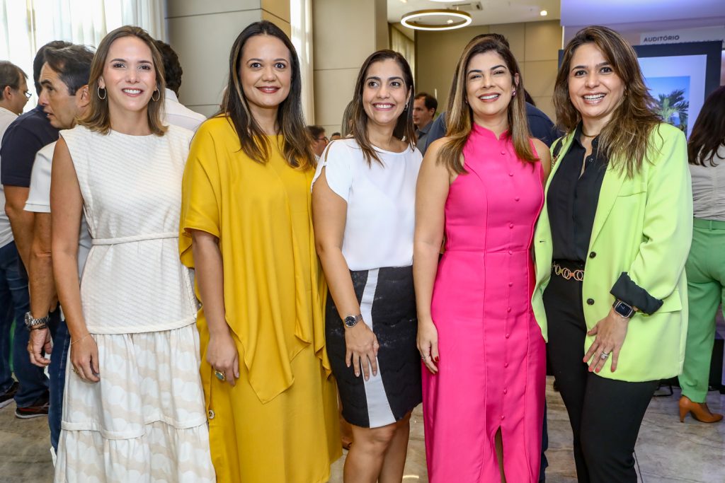 Renata Santos, Karol Pontes, Geisia Vieira, Rafaela Mota E Camila Benevides