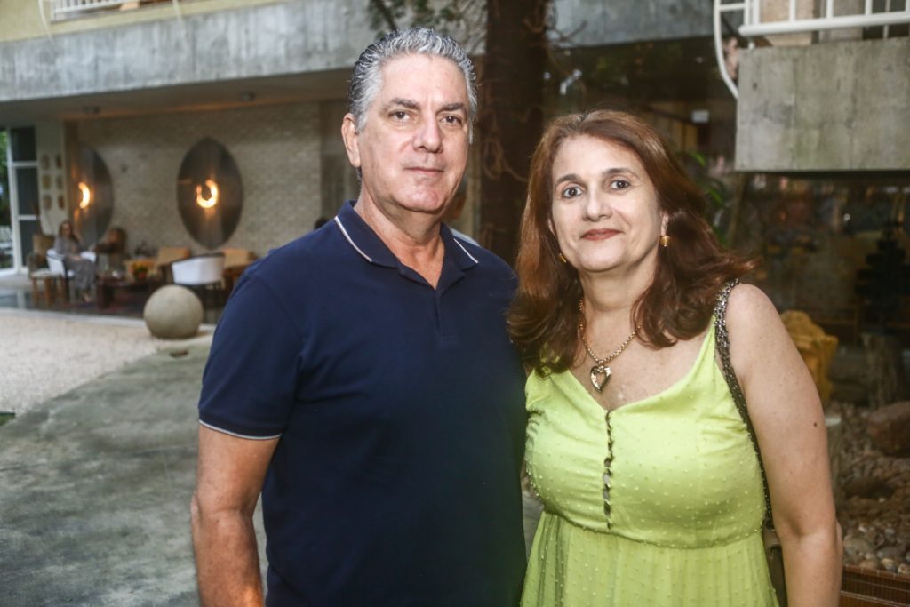 Ricardo Sales E Denise Melo